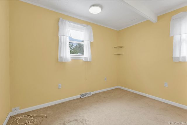 1580 N Gardiner Drive, Bay Shore, NY 11706