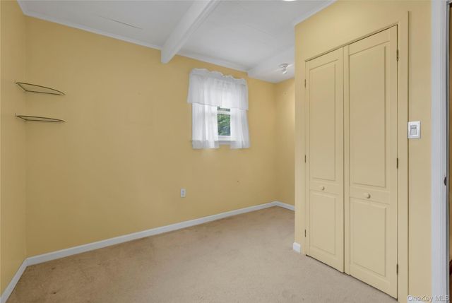 1580 N Gardiner Drive, Bay Shore, NY 11706