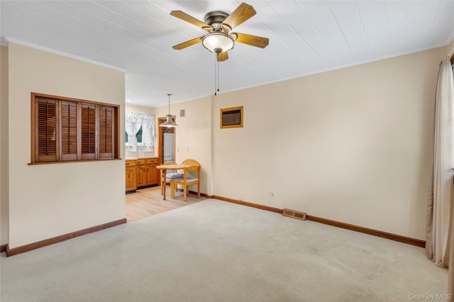 1580 N Gardiner Drive, Bay Shore, NY 11706