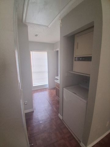 9459 Olde Towne Row, Dallas, TX 75227