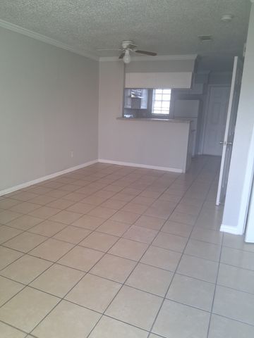 9459 Olde Towne Row, Dallas, TX 75227