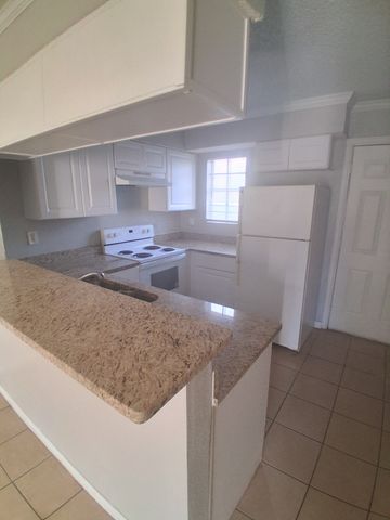 9459 Olde Towne Row, Dallas, TX 75227