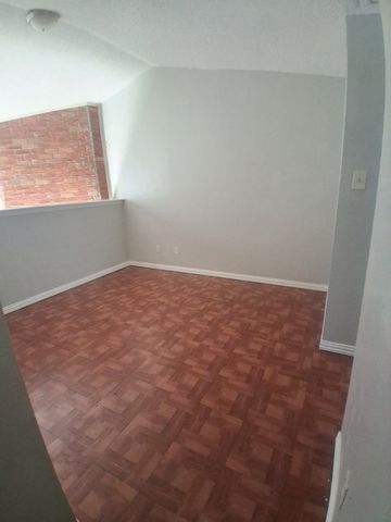 9459 Olde Towne Row, Dallas, TX 75227