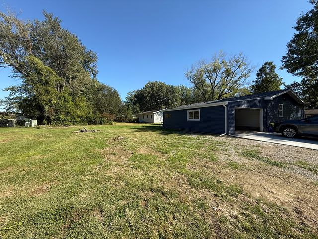 1350 Sebring Way, Carbondale, IL 62901