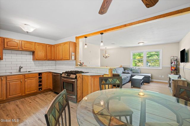 11 Greybirch Trail, Ballston Spa, NY 12020