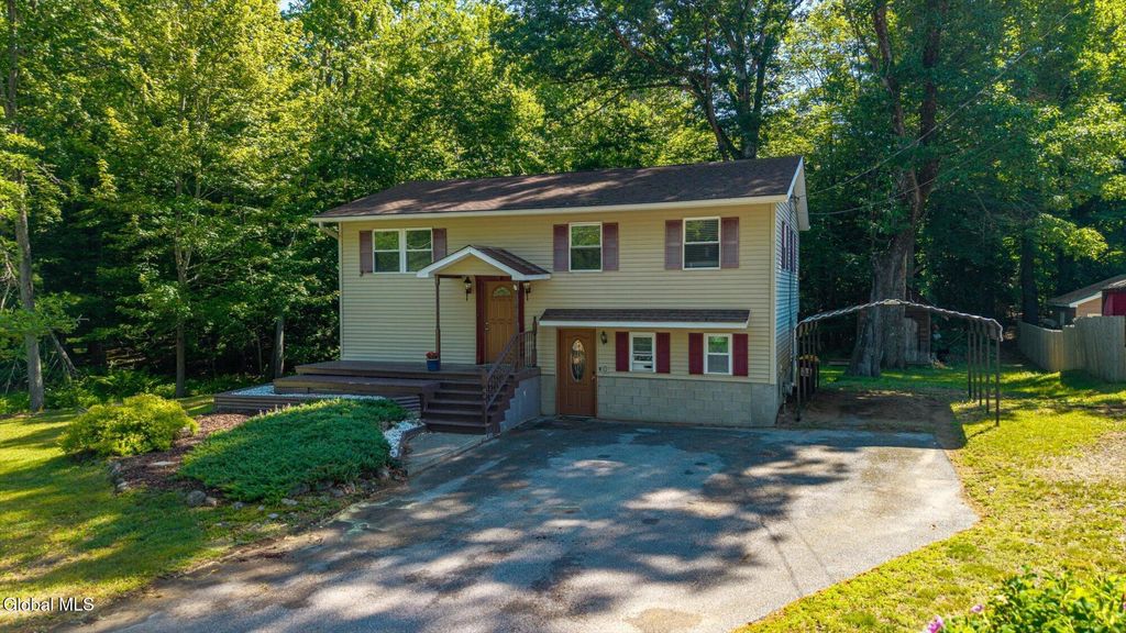 11 Greybirch Trail, Ballston Spa, NY 12020