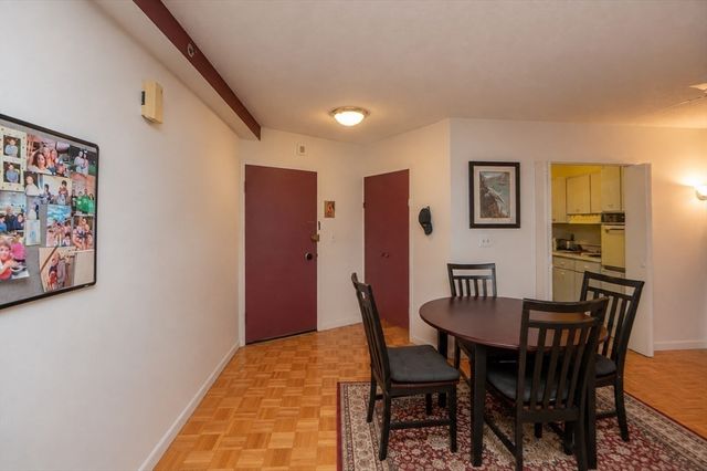 300 Lynn Shore Dr 903, Lynn, MA 01902
