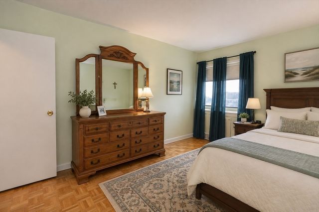 300 Lynn Shore Dr 903, Lynn, MA 01902