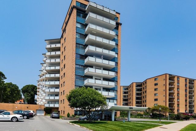 300 Lynn Shore Dr 903, Lynn, MA 01902
