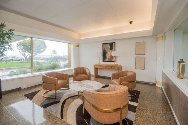 300 Lynn Shore Dr 903, Lynn, MA 01902