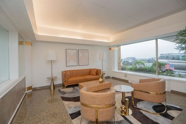 300 Lynn Shore Dr 903, Lynn, MA 01902