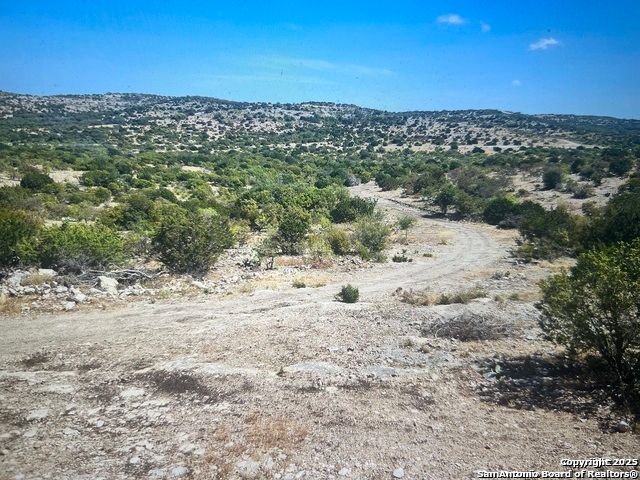 7687 county road 450, Rocksprings, TX 78880