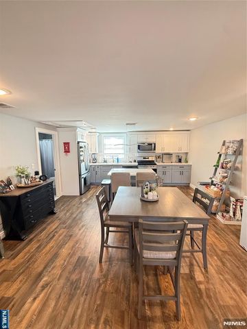 32 6th, Wood Ridge, NJ 07075