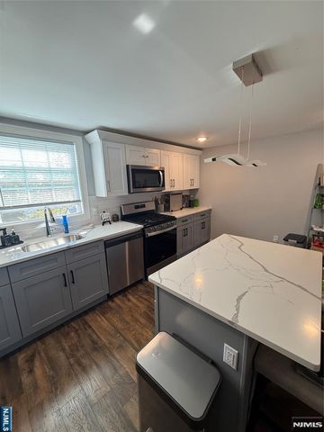 32 6th, Wood Ridge, NJ 07075