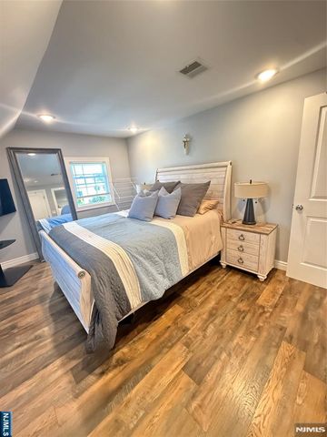 32 6th, Wood Ridge, NJ 07075