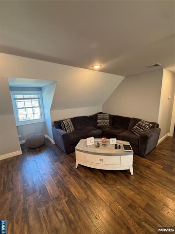 32 6th, Wood Ridge, NJ 07075