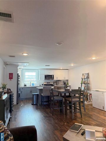 32 6th, Wood Ridge, NJ 07075