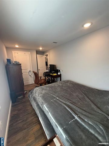 32 6th, Wood Ridge, NJ 07075