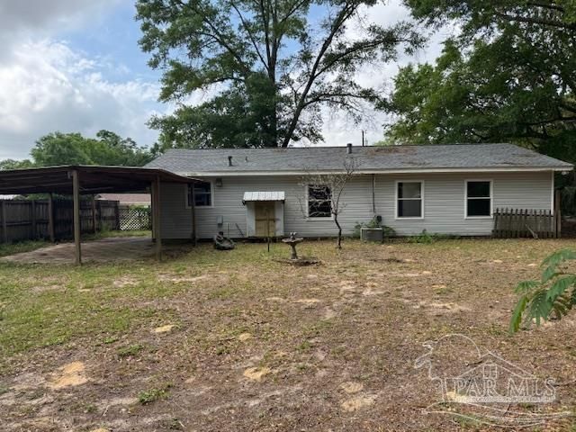 6426 Walnut St, Milton, FL 32570