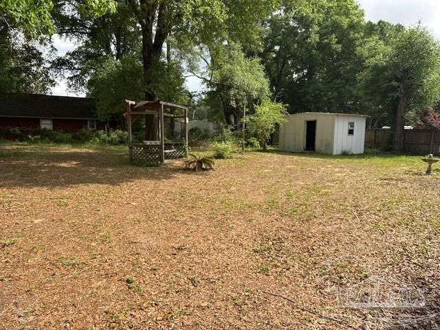 6426 Walnut St, Milton, FL 32570