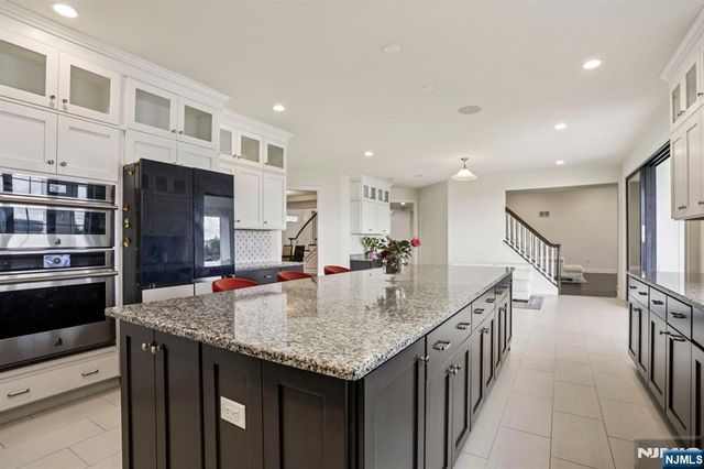 281 Crescent Avenue, Mahwah, NJ 07430