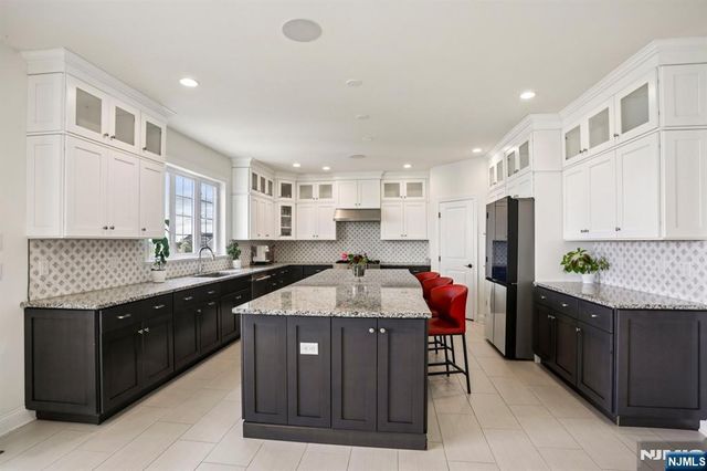 281 Crescent Avenue, Mahwah, NJ 07430