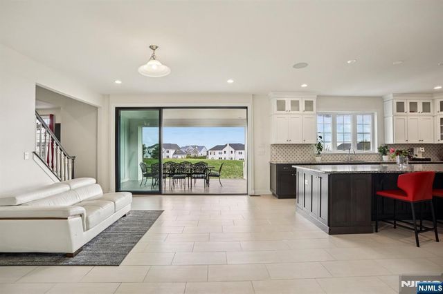 281 Crescent Avenue, Mahwah, NJ 07430