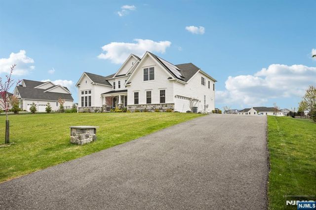 281 Crescent Avenue, Mahwah, NJ 07430