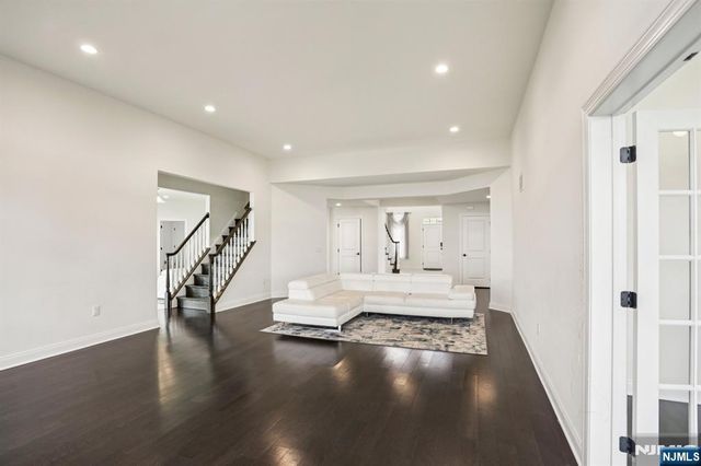 281 Crescent Avenue, Mahwah, NJ 07430