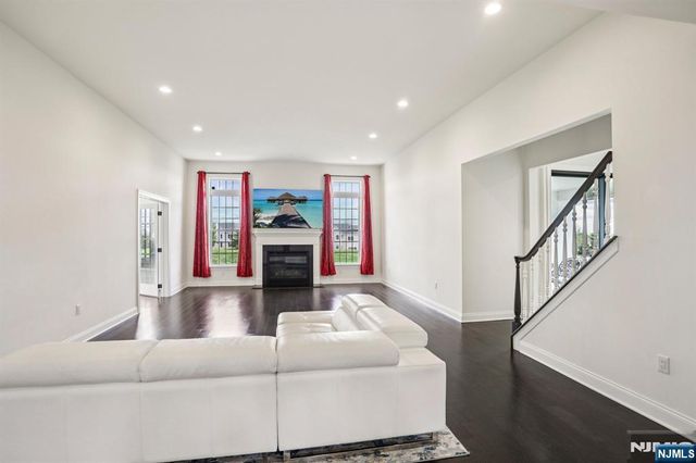 281 Crescent Avenue, Mahwah, NJ 07430