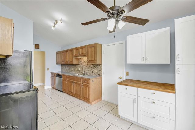 490 Abbyshire Drive, Berea, OH 44017