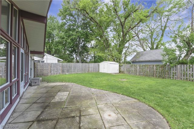 490 Abbyshire Drive, Berea, OH 44017