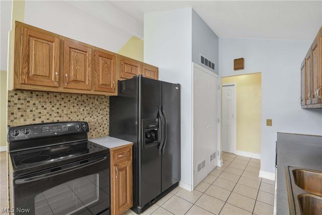 490 Abbyshire Drive, Berea, OH 44017