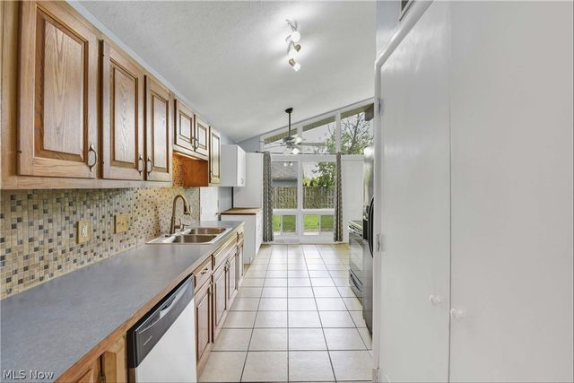 490 Abbyshire Drive, Berea, OH 44017