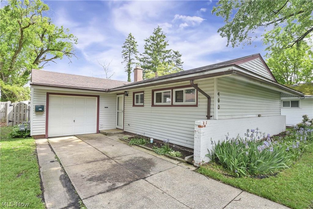 490 Abbyshire Drive, Berea, OH 44017