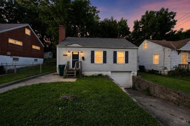 1723 Ashbrook Drive, Cincinnati, OH 45238