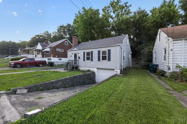1723 Ashbrook Drive, Cincinnati, OH 45238