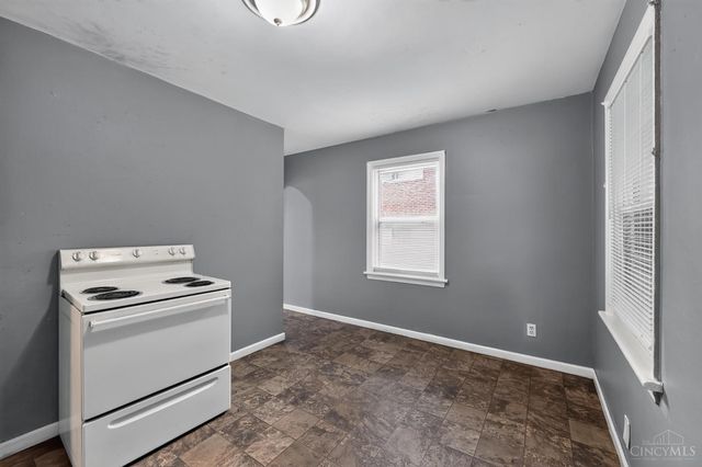 1723 Ashbrook Drive, Cincinnati, OH 45238