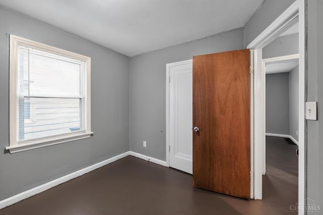 1723 Ashbrook Drive, Cincinnati, OH 45238