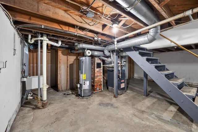 1723 Ashbrook Drive, Cincinnati, OH 45238