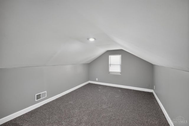 1723 Ashbrook Drive, Cincinnati, OH 45238