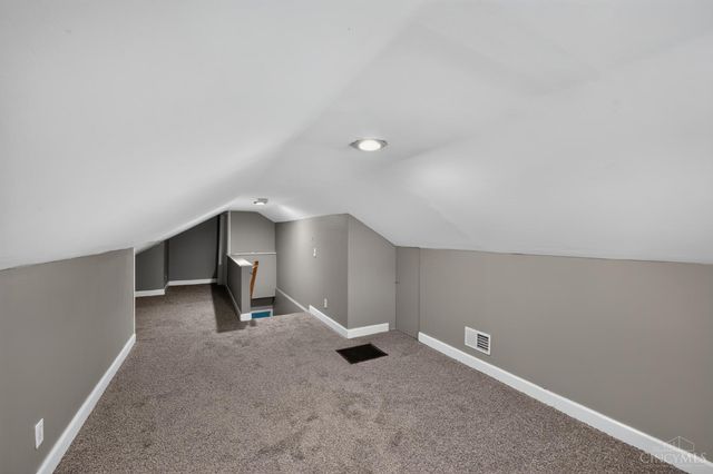 1723 Ashbrook Drive, Cincinnati, OH 45238