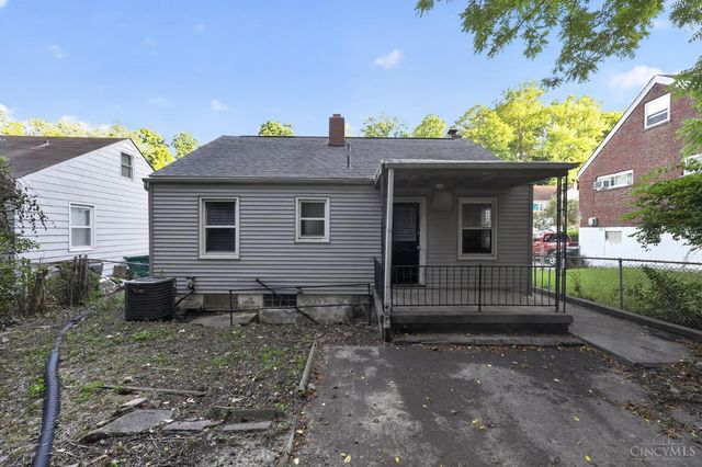 1723 Ashbrook Drive, Cincinnati, OH 45238