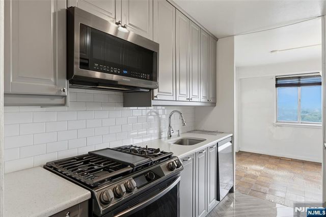 275 Prospect Street 14B, East Orange, NJ 07017