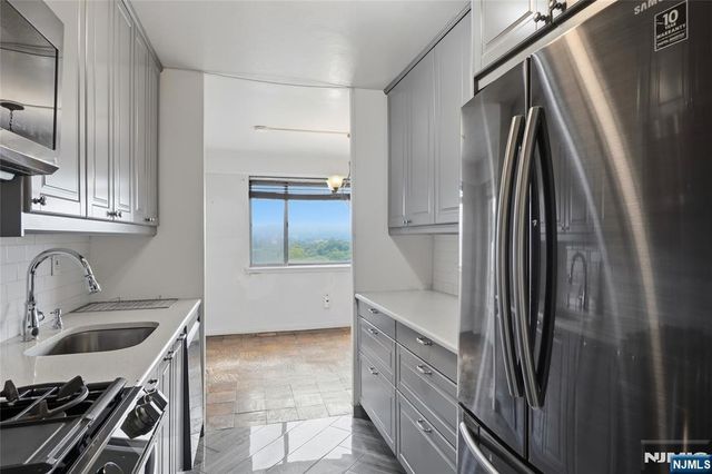 275 Prospect Street 14B, East Orange, NJ 07017