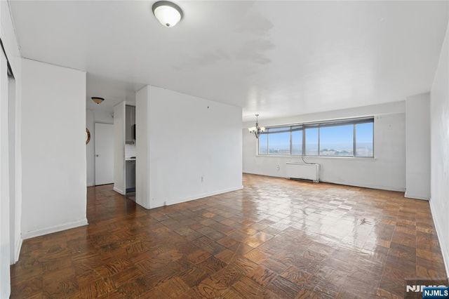 275 Prospect Street 14B, East Orange, NJ 07017
