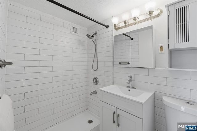 275 Prospect Street 14B, East Orange, NJ 07017