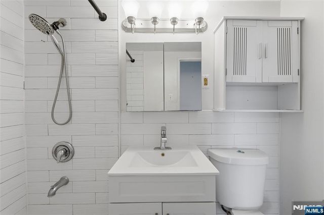 275 Prospect Street 14B, East Orange, NJ 07017