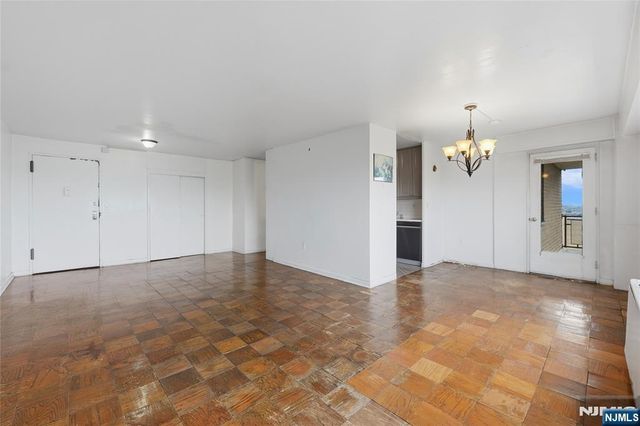 275 Prospect Street 14B, East Orange, NJ 07017