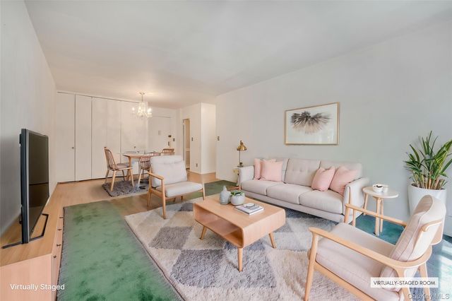 39-65 52 St. 2H, Woodside, NY 11377